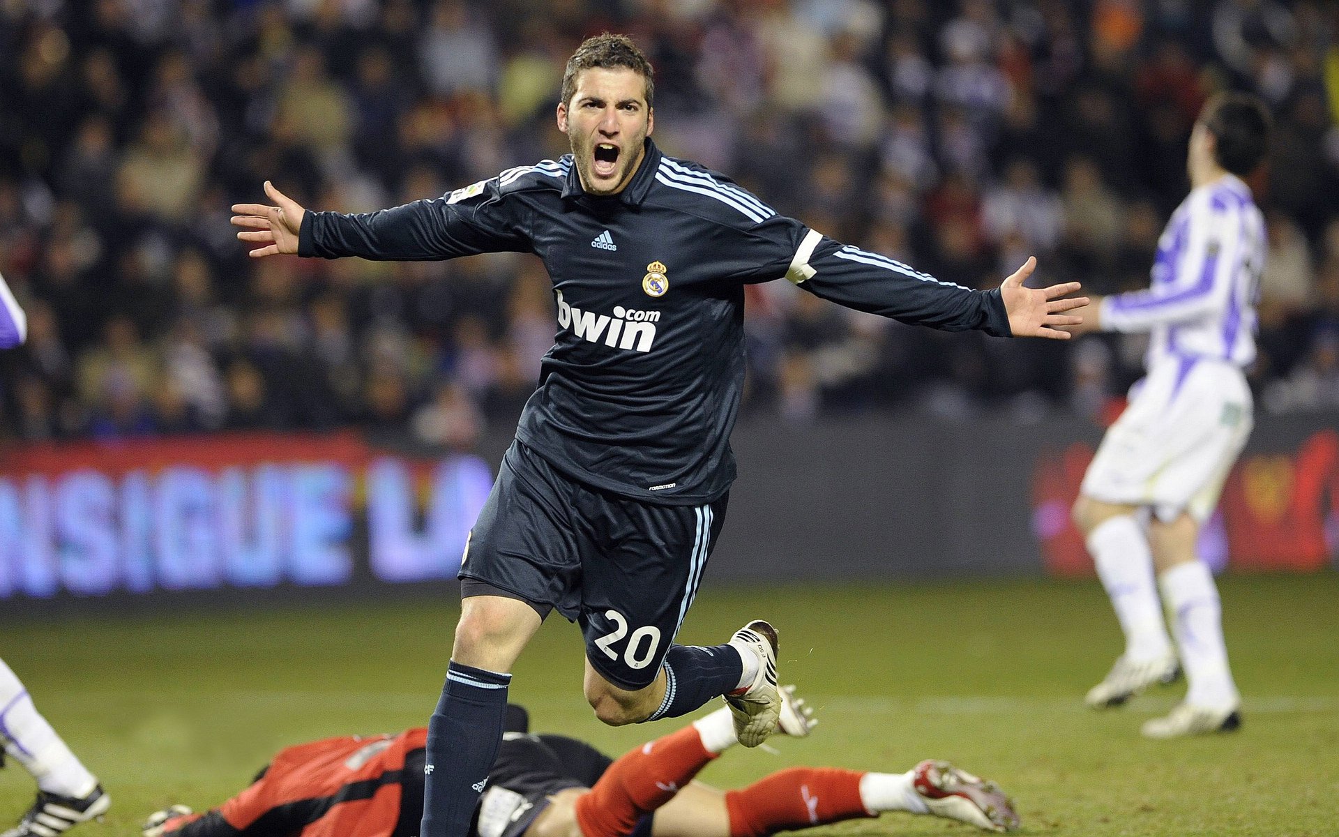 _青年运动员展现风采，打造未来体育明星_，青年体育健将